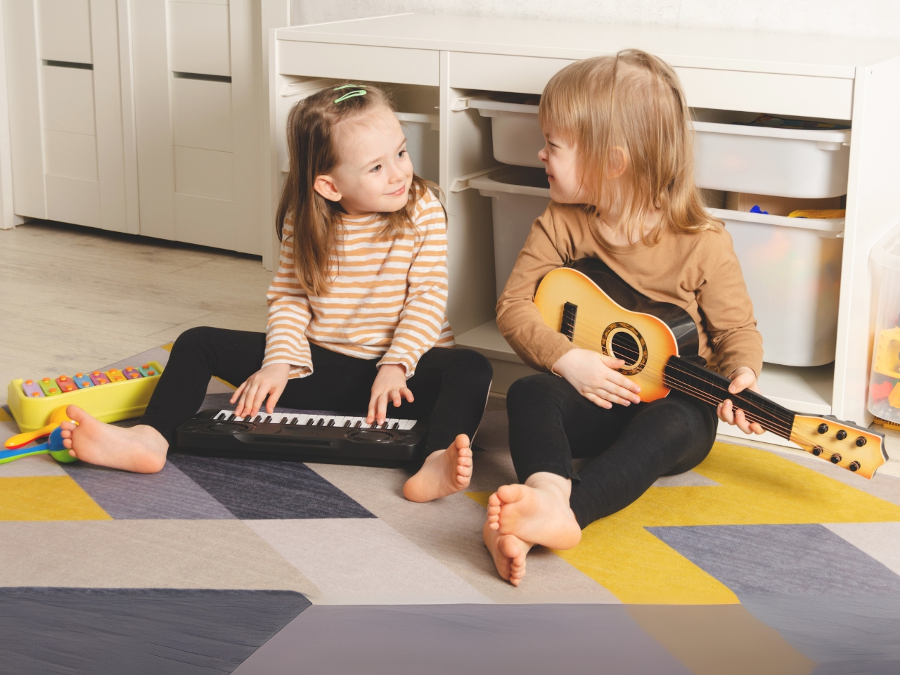 mengenalkan musik anak
